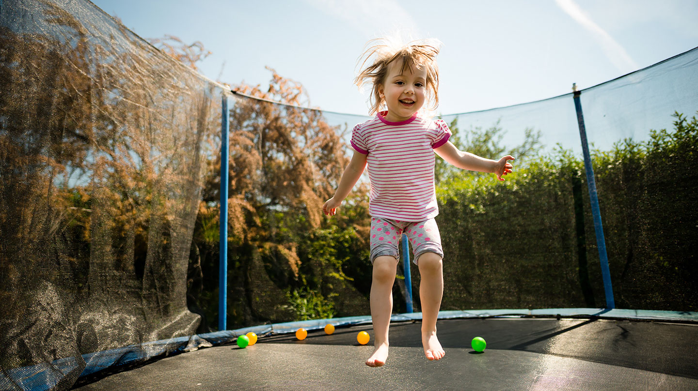 Trampolinspringen bringt in Form